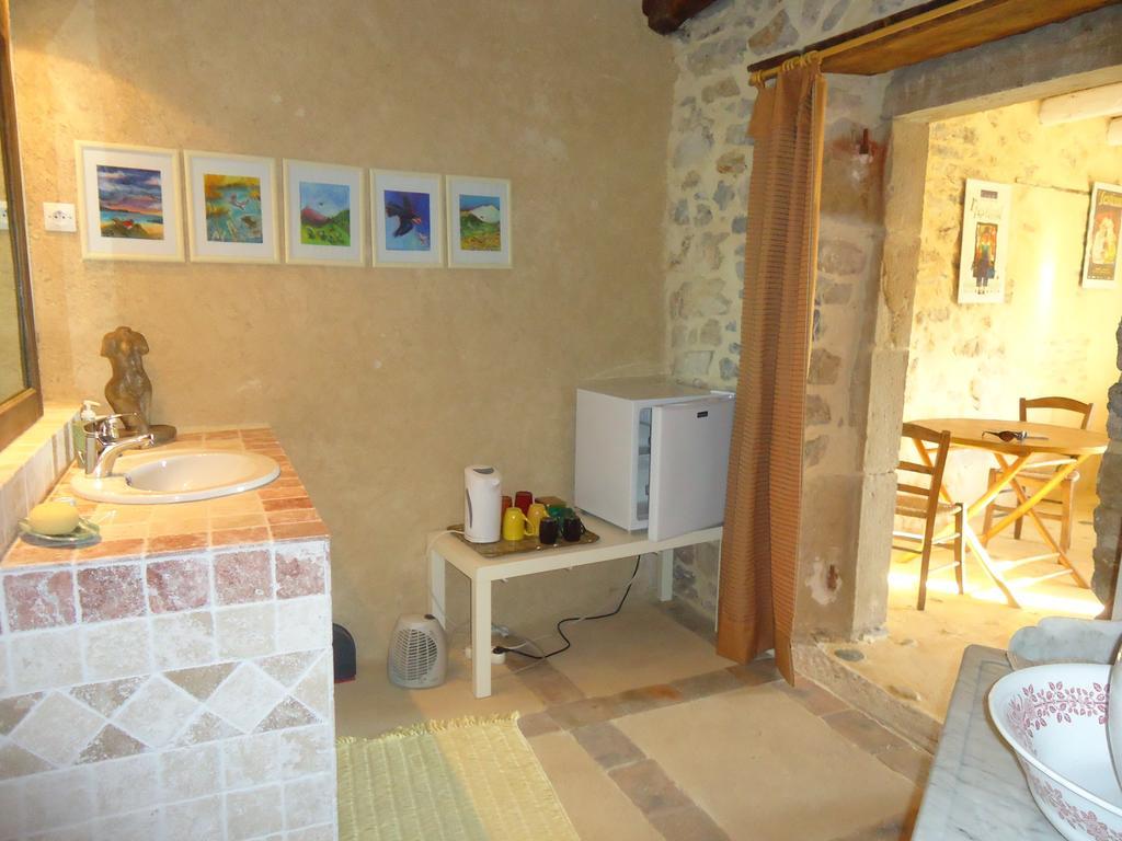 Bed and Breakfast La Colline Bleue à Banne Extérieur photo