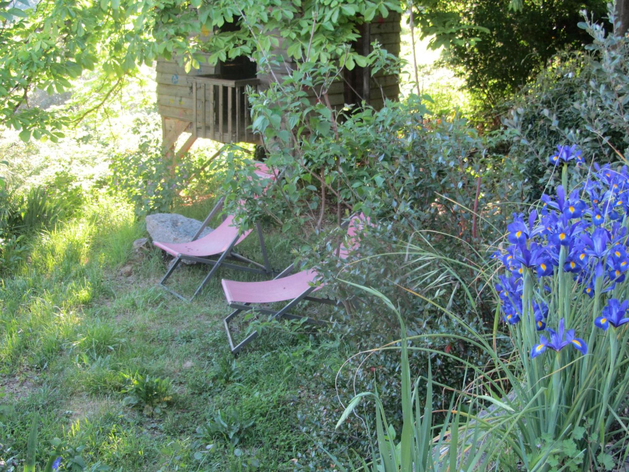 Bed and Breakfast La Colline Bleue à Banne Extérieur photo