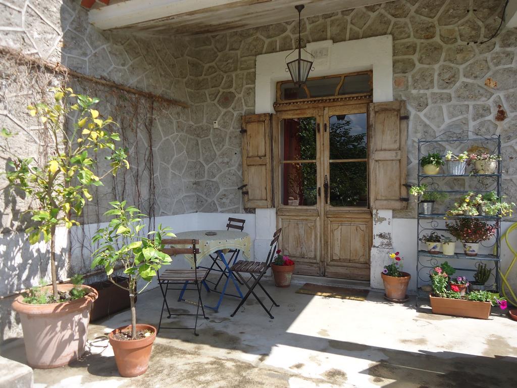 Bed and Breakfast La Colline Bleue à Banne Chambre photo